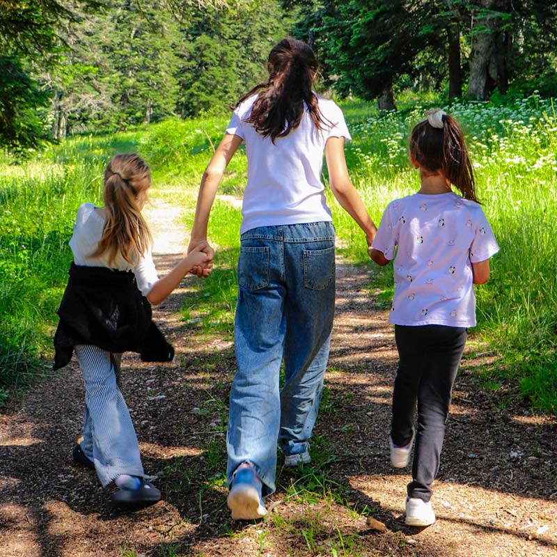 3 Mädchen von hinten